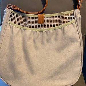 Medium large shoulder bag.